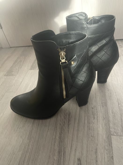 Боти на нисък ток