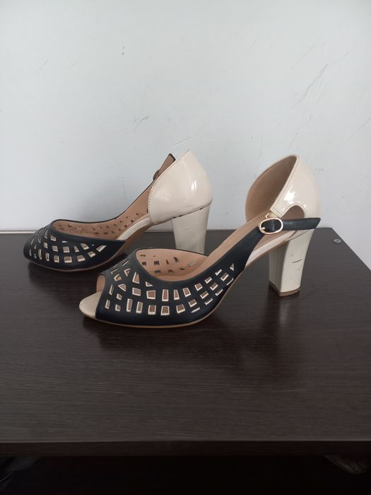 Продам туфли женские