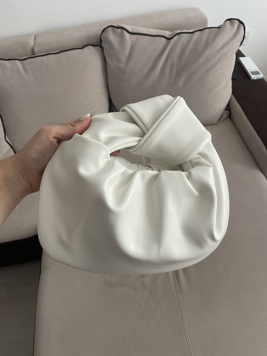 Дамски чанти различни цветове