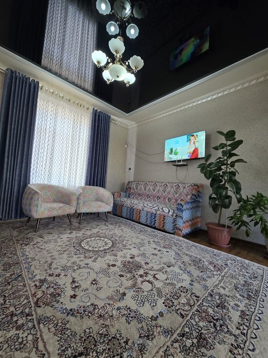 Кибрай тум. Дурмон Қ.Ф.Й. Бирлик мах. 6 сот. 6 хонали уй сотилади.