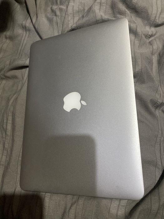 MacBook 13 Pro Apple
