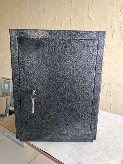 продам сейф для офиса