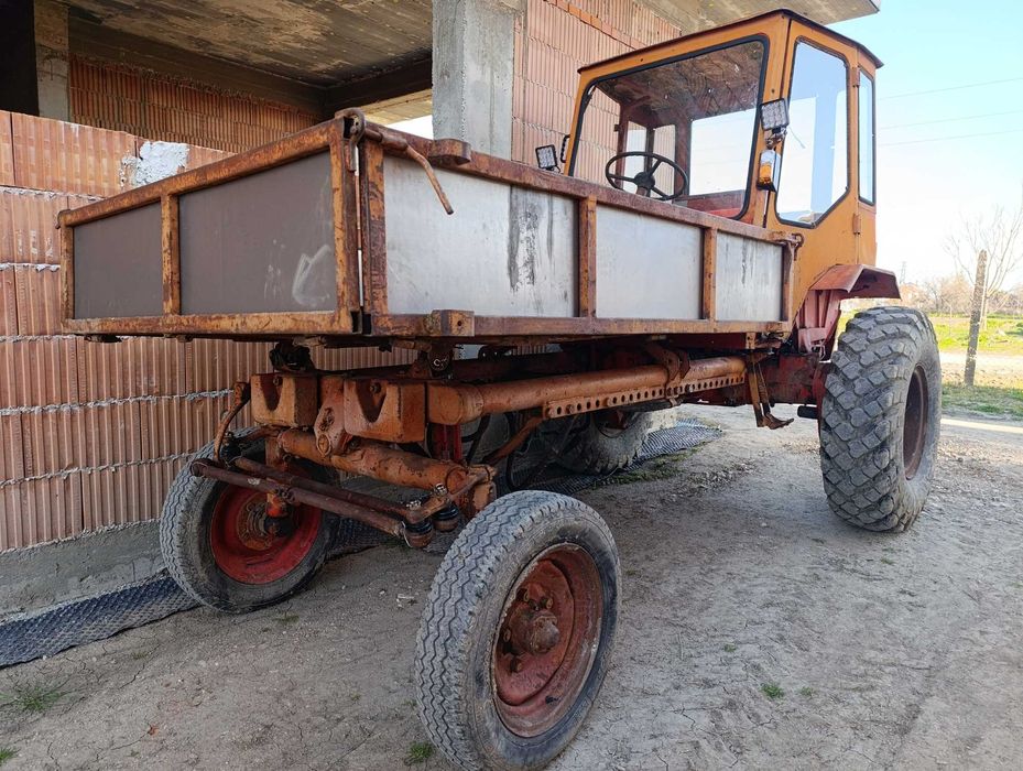 Т16М Самоходно шаси