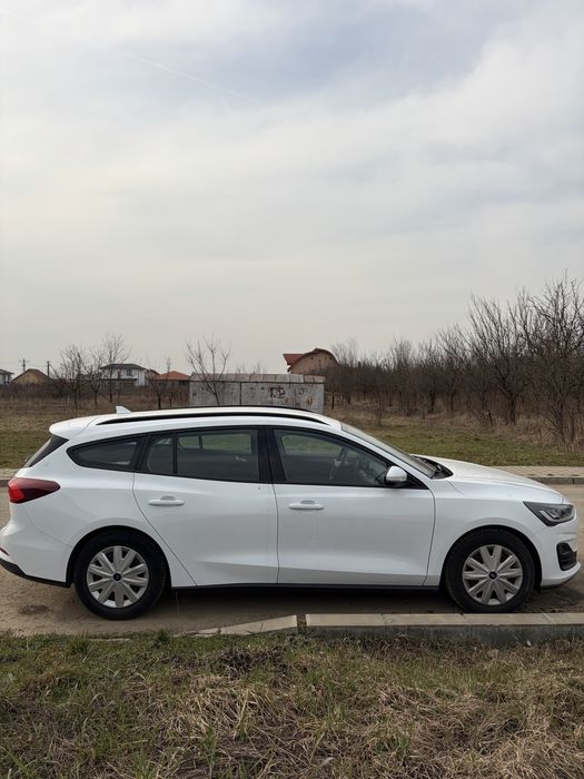 FORD Focus 2022 — imagine 4