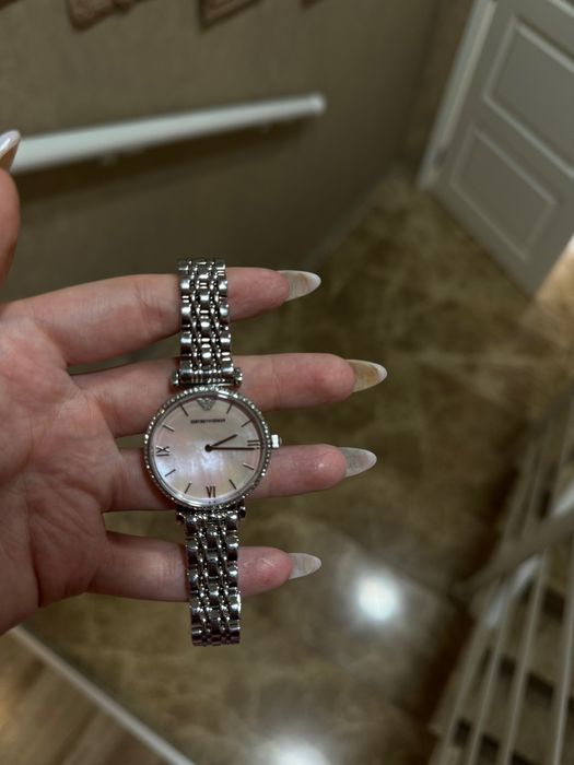 оригинален дамски часовник emporio armani