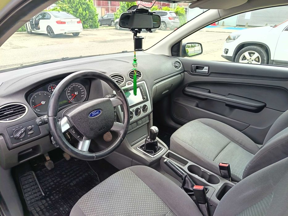 Ford Focus 1,6 benzina - foarte intretinut