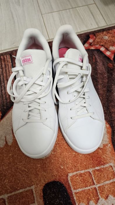 Adidasi femei in stare foarte buna