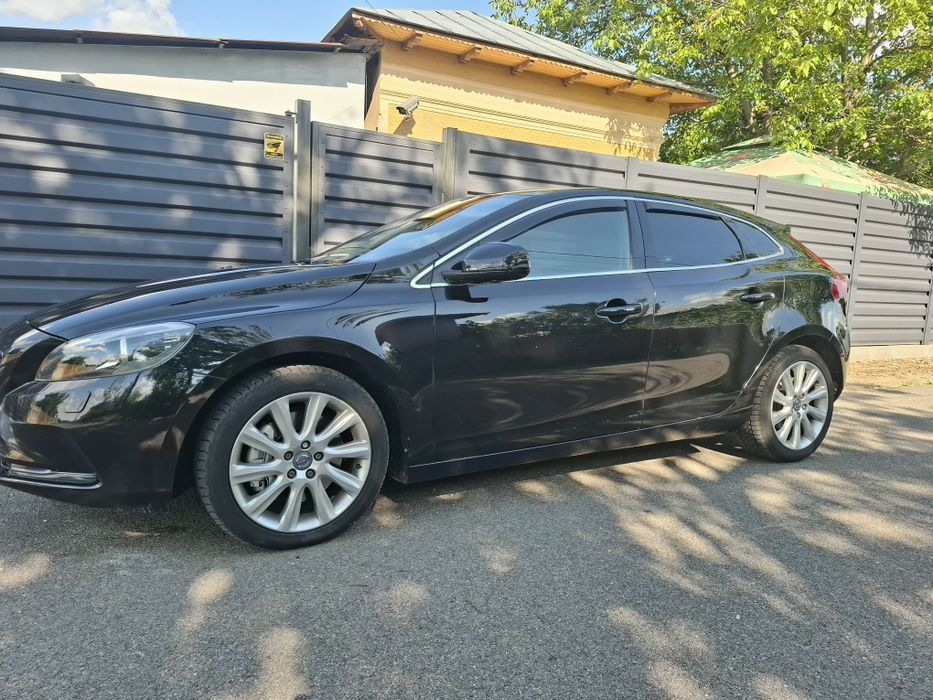 Volvo v40 d3 5 cilindri