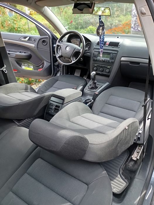 Skoda Octavia 2.0 BKD schimb cu mașină cu CV automată!! Ofer diferență substanțială după caz.