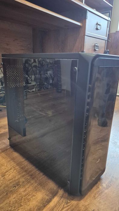 Настолен компютър // rx 580 // r3 3100 // 16GB RAM