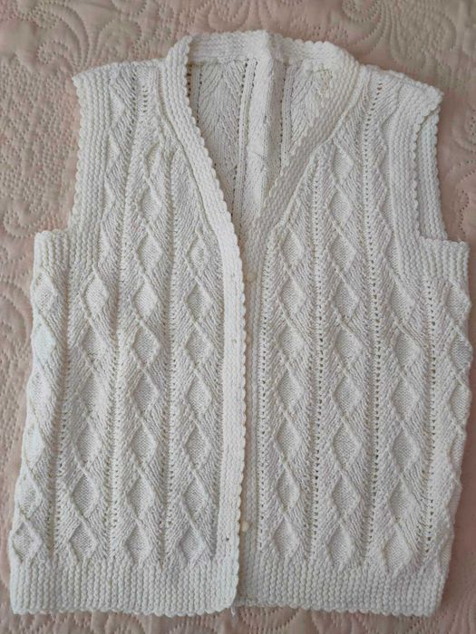 Ръчно плетени елеци