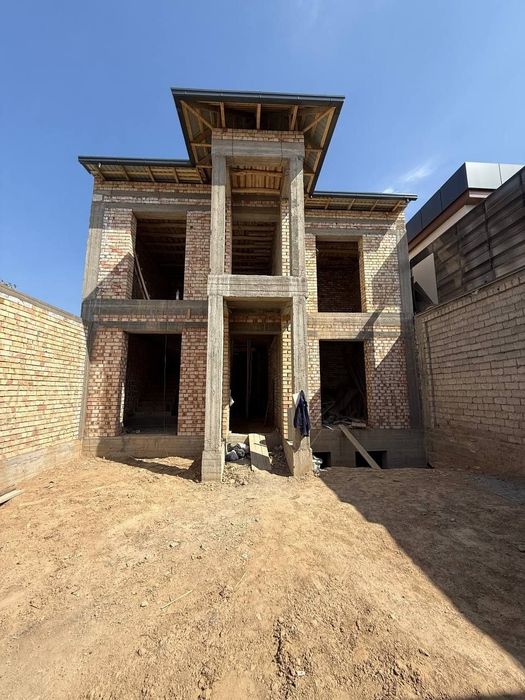 Продается Евро Каробка на Амир Темур