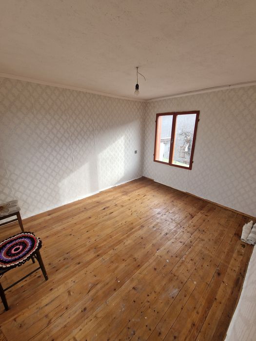 Продава се Къща в Търговище, Център - 37 кв.м за 1351 €/кв.м - Снимка #3