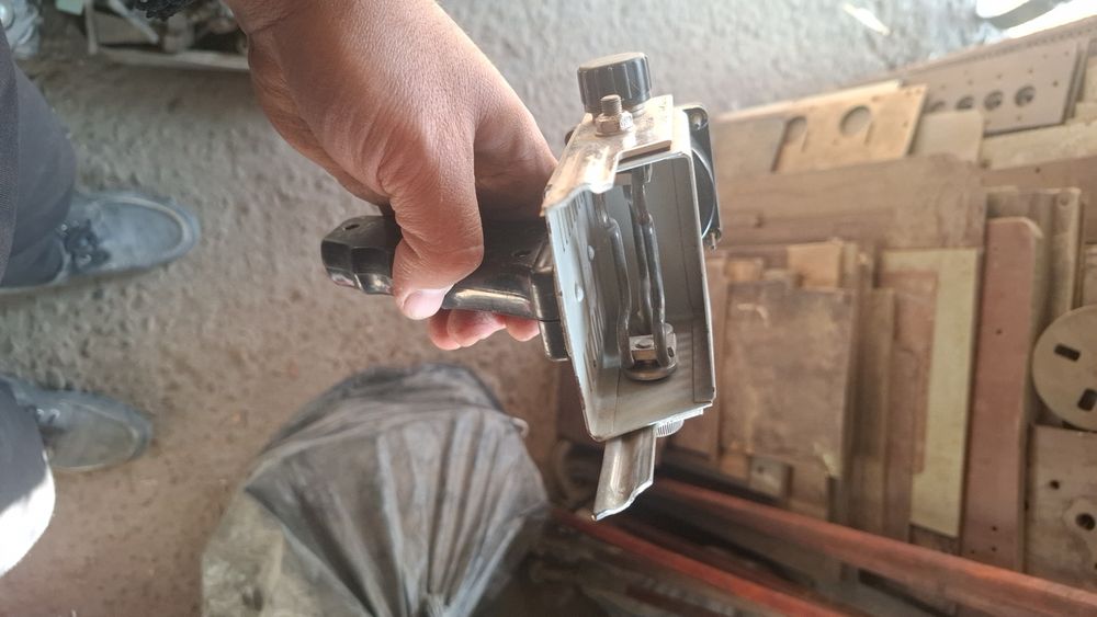 Нагрузочная вилка. Аккумулятор.