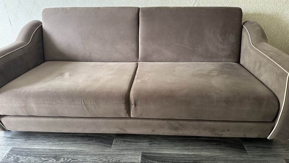 Диван с двумя креслами