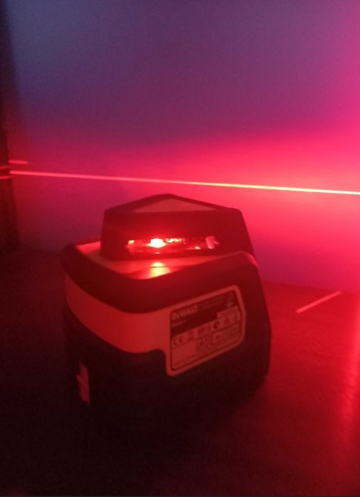 Лазерен нивелир "Dewalt"