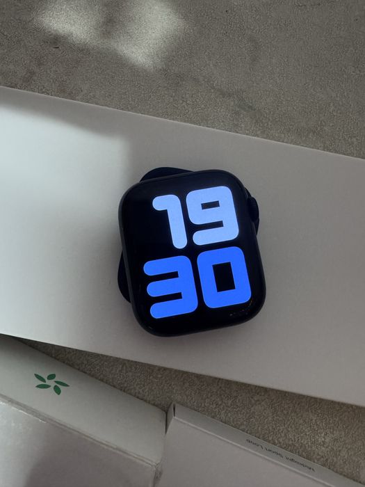 Apple Watch Series 9, 45 мм (черные).