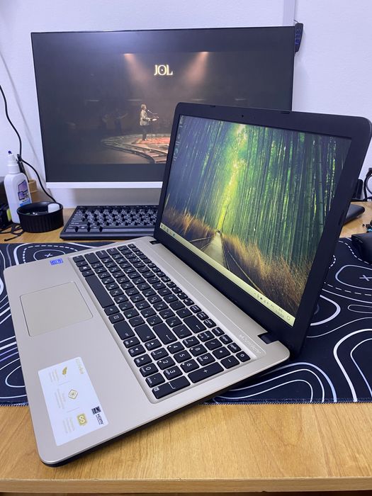 Ноутбук ASUS X540M