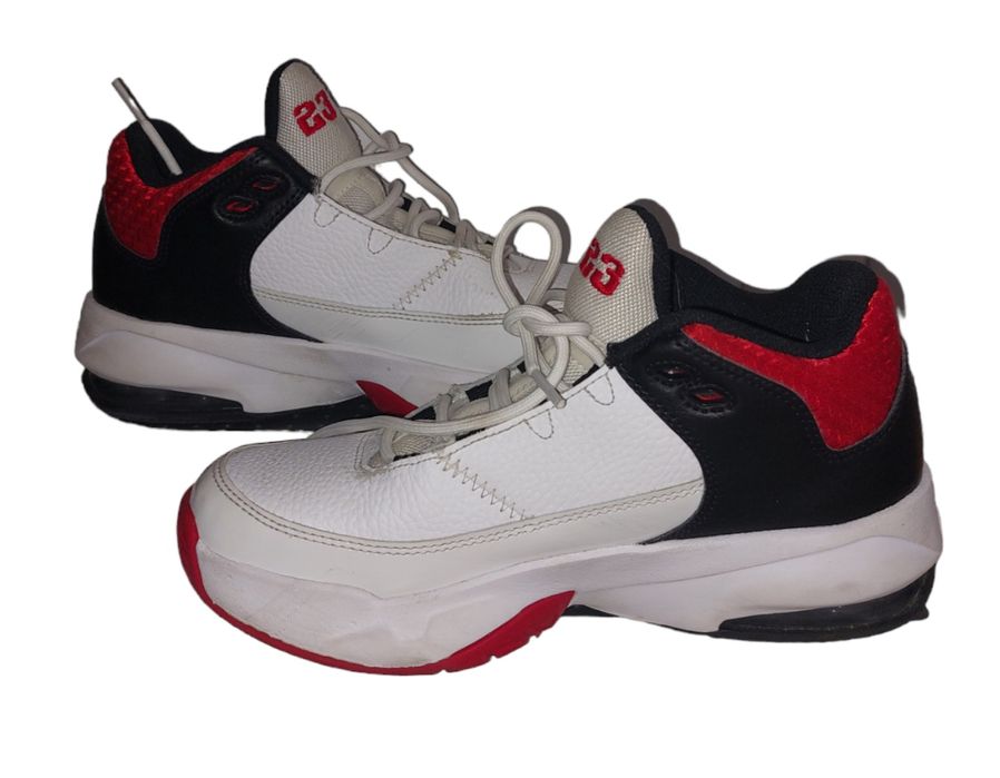 NIKE Jordan Max Aura 3