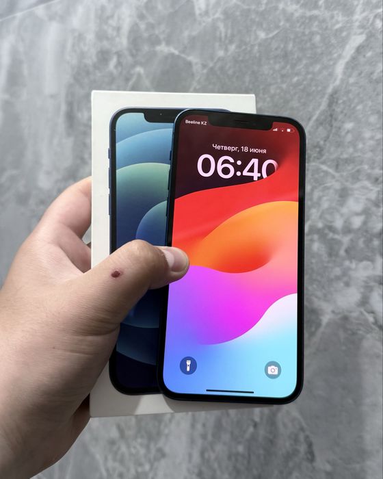 Продам Iphone 12