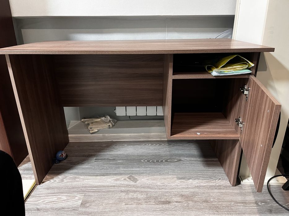 Продам рабочий стол в идеальном состоянии