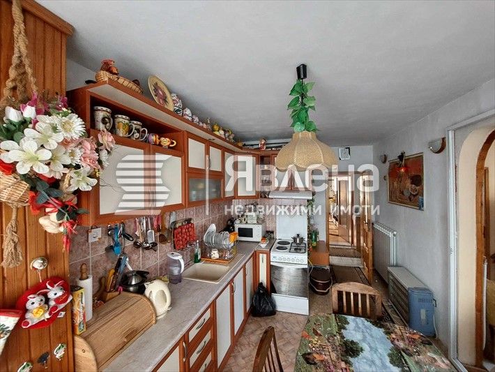 Продава се Многостаен апартамент в Ямбол, Център - 106 кв.м за 1699 €/кв.м - Снимка #3