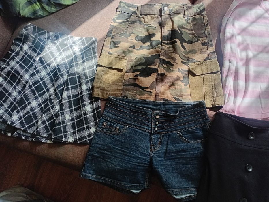 Продам юбки, платья, много одежды