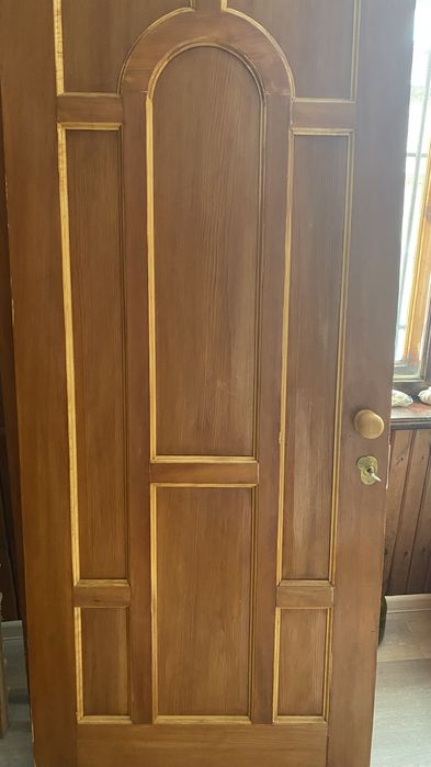 Двери межкомнатные б/у.