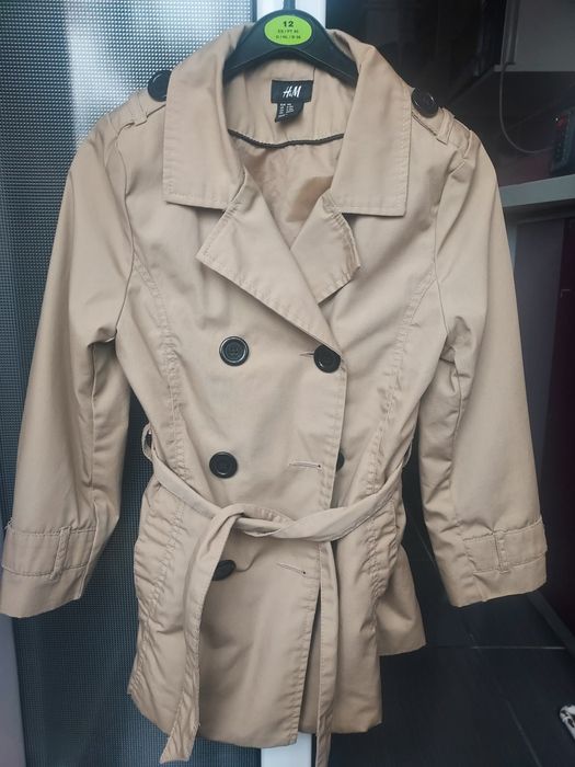 Geci fete hm, culoare bej, in stare f buna.