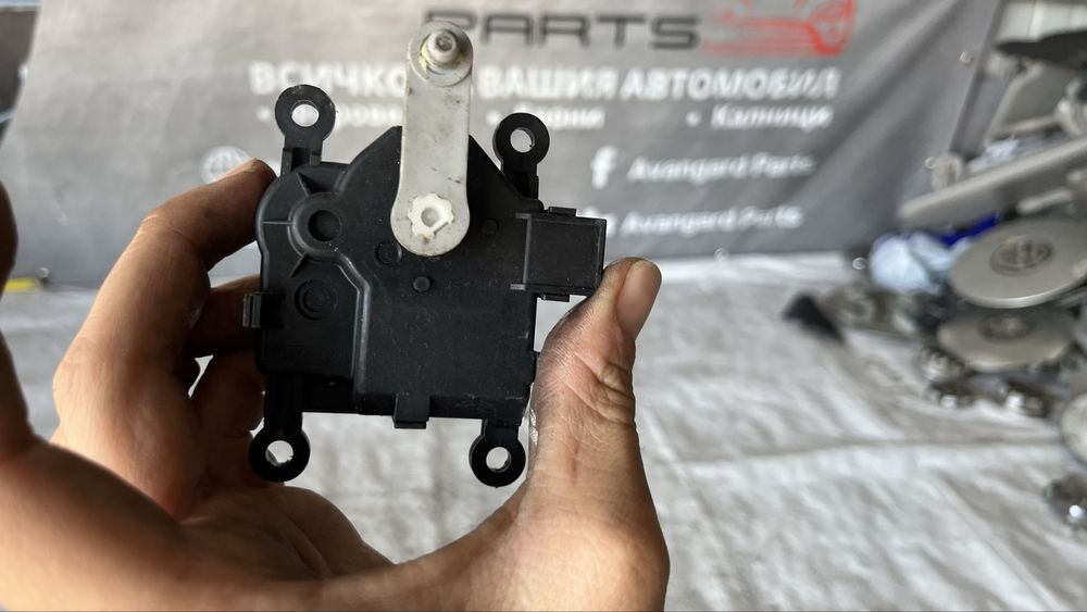 2 броя Mazda CX3 моторче клапа за парно