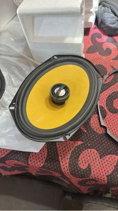 Динамик JL Audio на авто Колонки