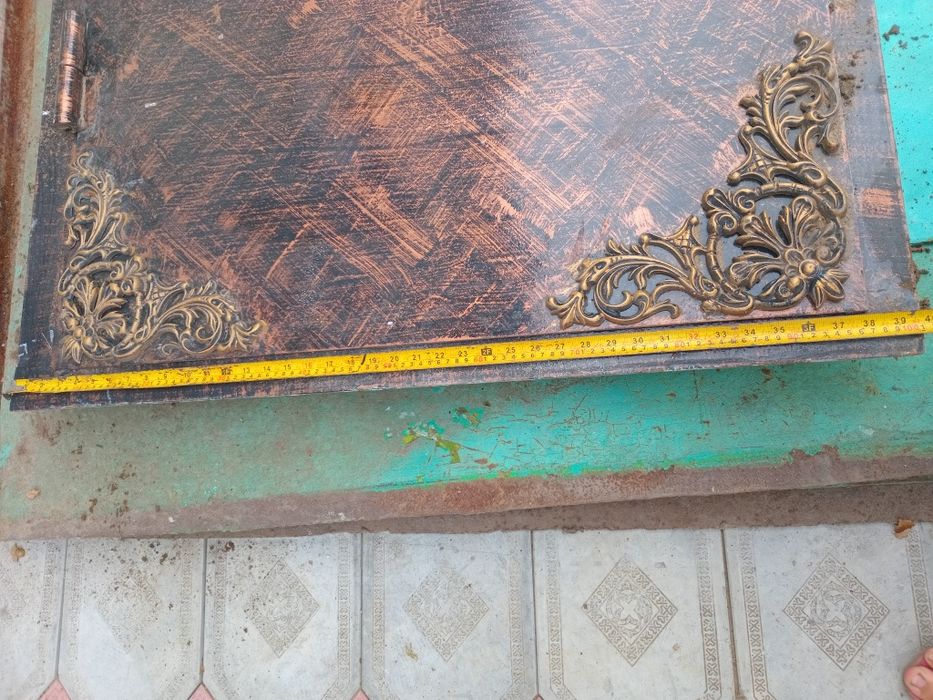 Продам металлическую  дверь