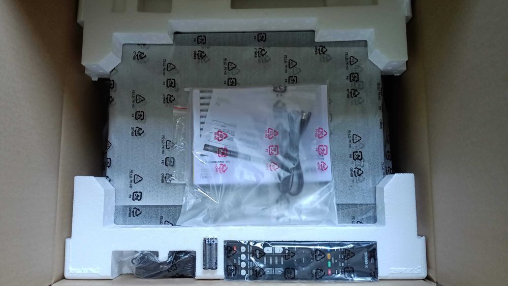 Yamaha RX-V4A Receiver amplificator MusicCast ca nou