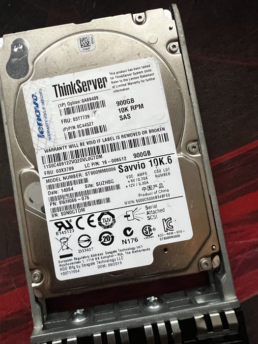 HDD Server Lenovo ThinkServer 900GB SAS 10K RPM 2.5" + Caddy inclus