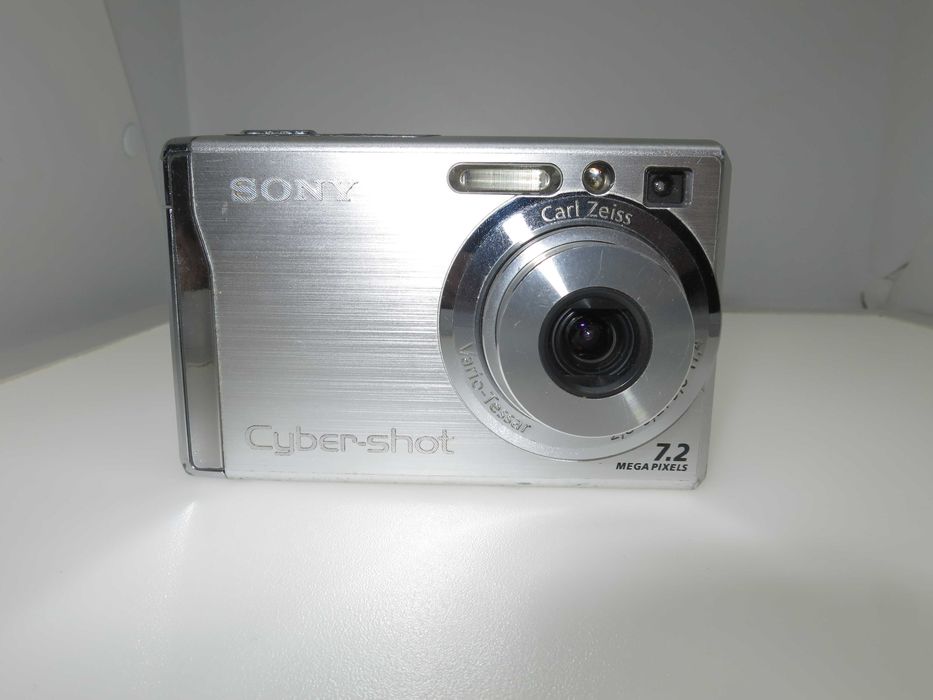 Sony CyberShot W80 цифров фотоапарат дигитална камера отлично състояни