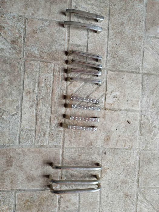 Дръжки за шкафове