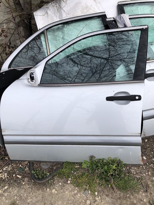 Врати за Мерцедес w210