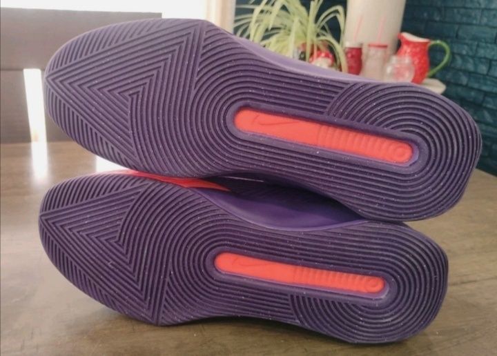 Маратонки Nike GT Jump