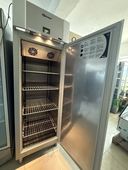 Професионален хладилник   GRAM/тава60/40/