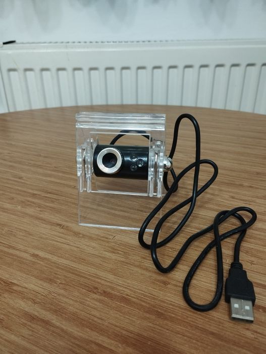 Продавам компютърна камера