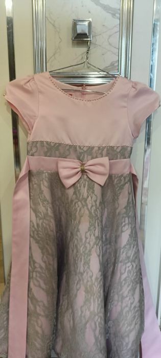 Продам платья по 1 шт