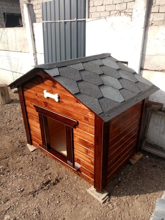 Будка для крупной собаки.