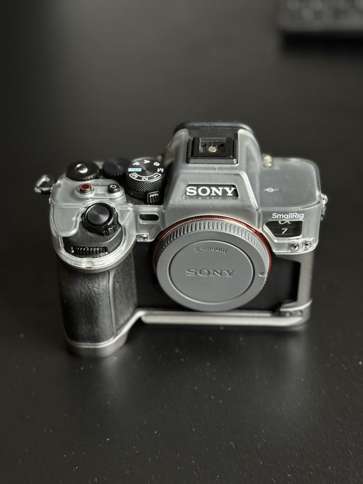 Sony a 7 IV body + carcasa protectie SmallRing (în Garanție)