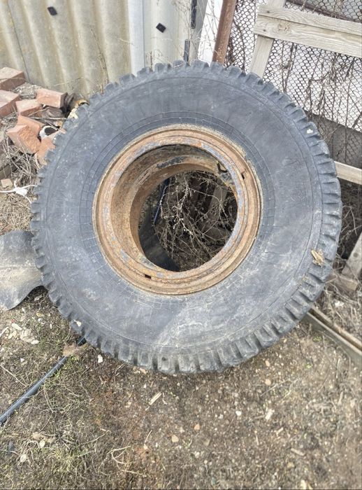 Продам шины с дисками 2шт ПТС