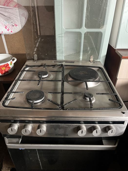 Продам гоаз плиту Hansa