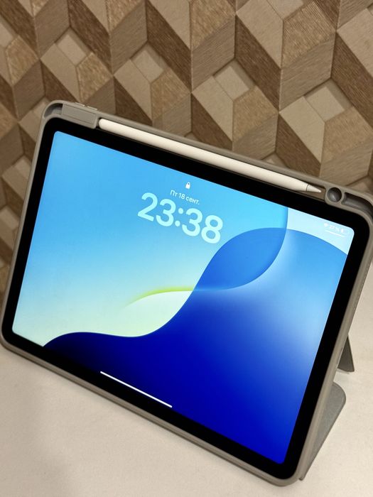 Продаю iPad air 11