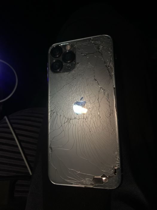 Продам айфон 11 про