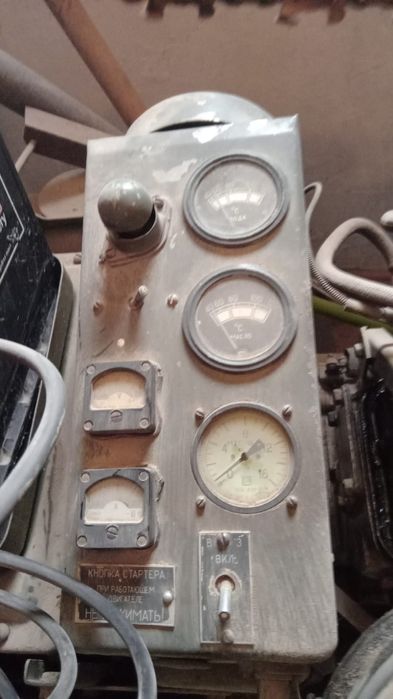 Генератор советского производства, 3х фазный, 8кв