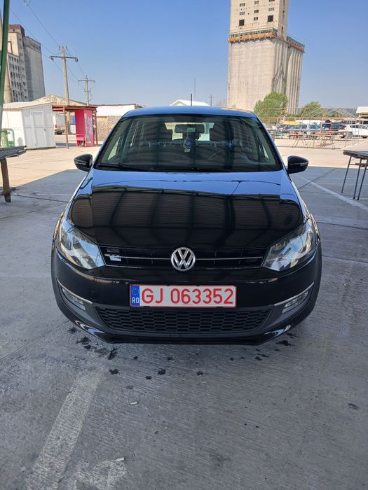 VOLKSWAGEN Polo 2012