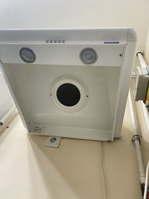 Продаю б/у вытяжку